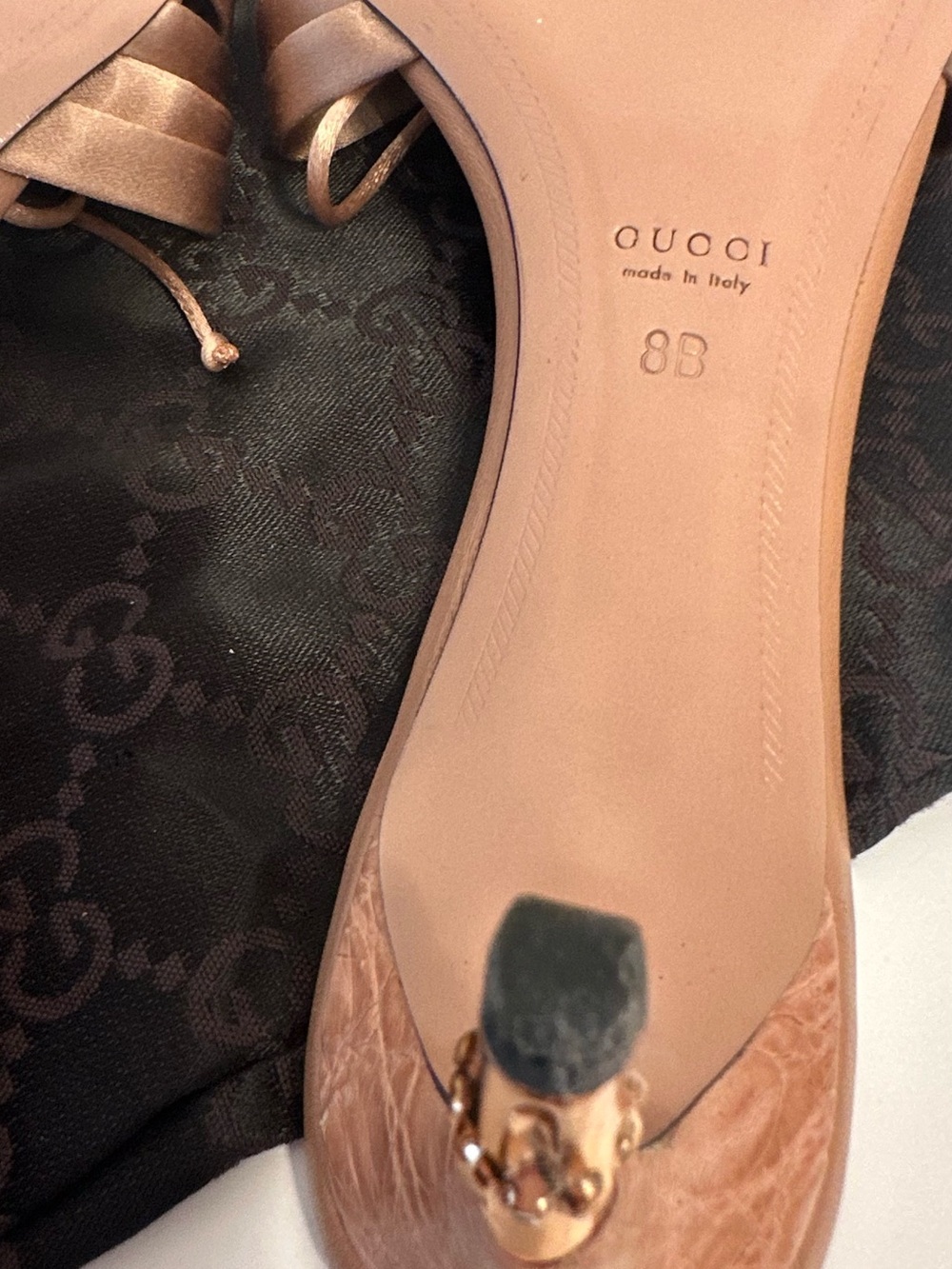 Authentic vintage Gucci Satin Slide Mules in Blush Tan - Picture 15 of 16